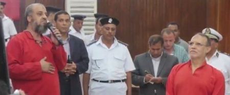 "أجبروني على خلع ملابسي وصوّروني وأهانوني بأحط الألفاظ".. البلتاجي يتّهم مسؤولين مصريين بتعذيبه